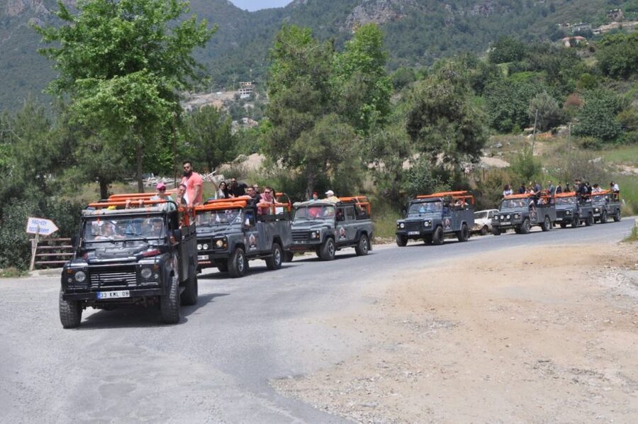 From Alanya: Jeep Safari Tour with Lunch at Dim River - Guides, drivers, and the group atmosphere