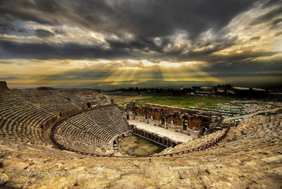 From Alanya: Pamukkale and Hierapolis Day Trip with Lunch - Walking the white travertines