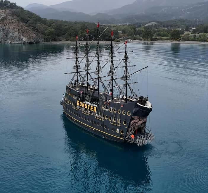 From Antalya/Kemer: All-Inclusive Party Boat with Lunch - The DJ, foam party, and deck atmosphere
