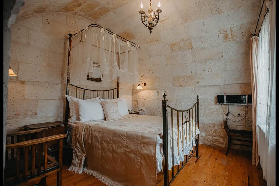 From Istanbul: 2-Day Cappadocia Trip w/ Flight and Transfers - Çavuşin and Red Valley on foot