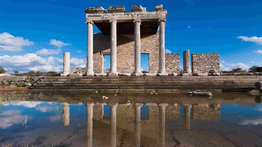 From Istanbul: 2-Day Ephesus, Pamukkale, & Hierapolis Tour - Two famous sites, one very full trip