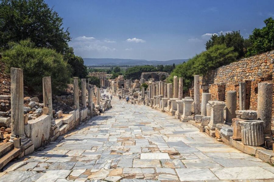From Istanbul: 2-Day Ephesus, Pamukkale, & Hierapolis Tour - An overnight in Selcuk or Kusadasi