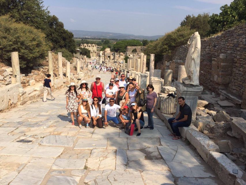 From Istanbul: Day Trip to Ephesus with Flight and Lunch - Lunch in Selcuk and the shopping stop