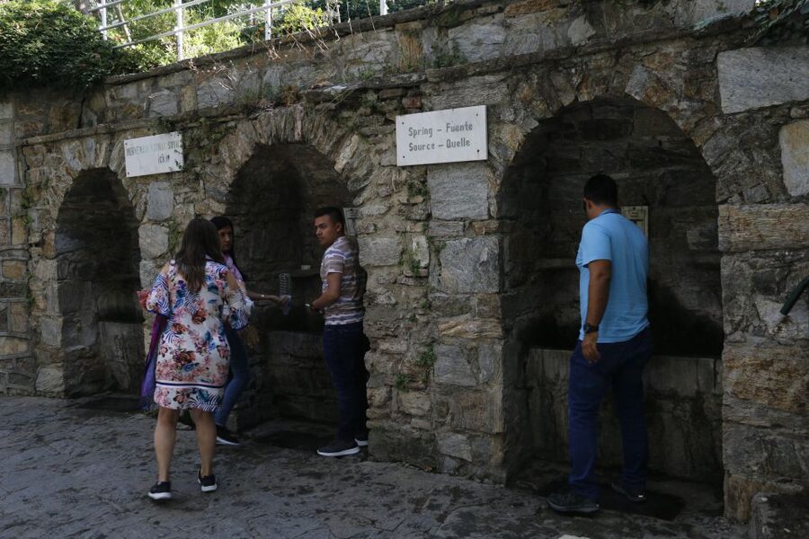 From Istanbul: Ephesus & Şirince Day Trip w/ Wine Tasting - Lunch, with a possible carpet demonstration