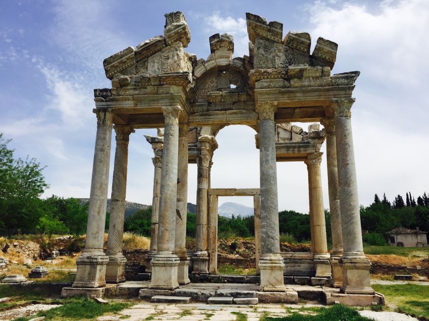 From Izmir: Ephesus, Mary's House Tour with Tickets + Lunch - The House of Mary: a quiet and personal visit