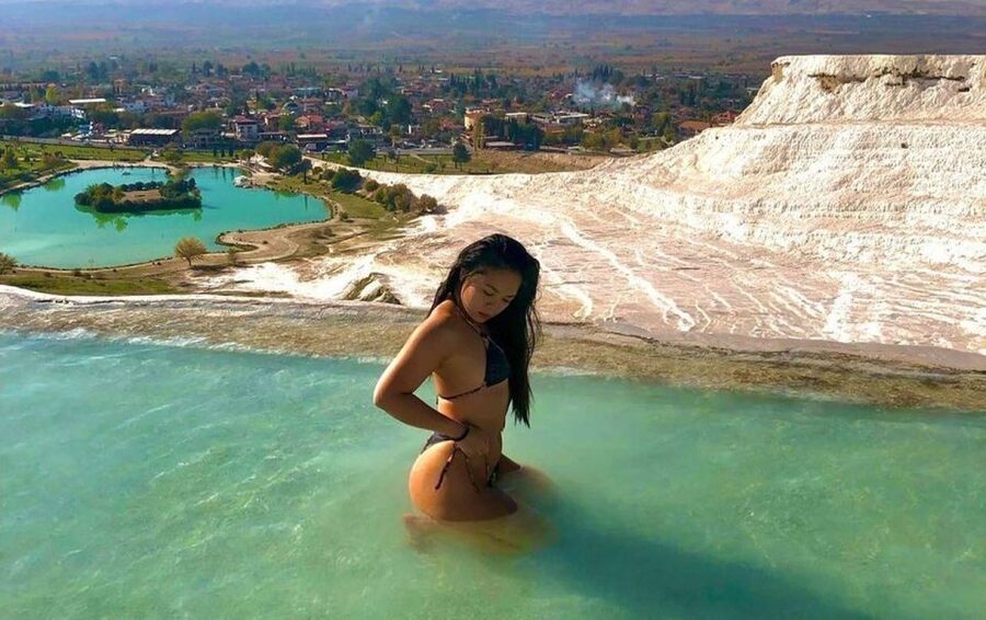 From Izmir: Guided Pamukkale Full-Day Tour with Lunch - How the guide affects the day