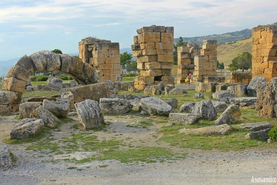 From Izmir: Pamukkale Guided Tour with Lunch - Lunch in a local restaurant, with a possible shopping stop
