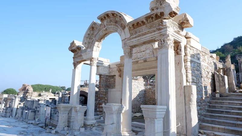From Kusadasi: Ephesus Highlights Tour for Cruise Customers - Lunch in the countryside, with local crafts nearby