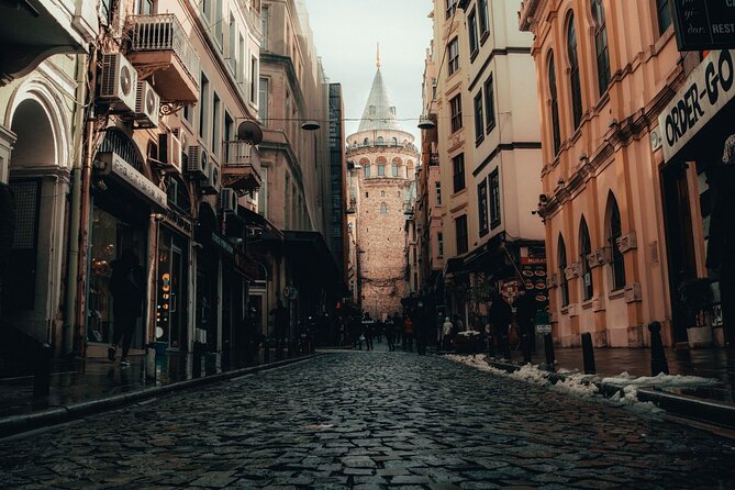 Full-Day Private Guided Cultural Tour of Istanbul - The Hippodrome explains the city’s public center
