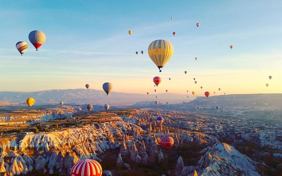 Göreme: Sunrise Hot Air Balloon Flight Over Cappadocia - Key points at a glance
