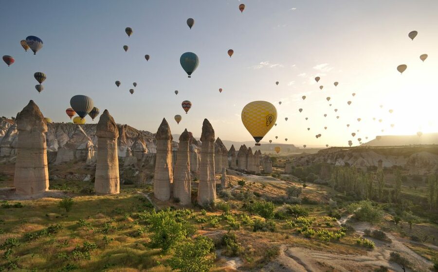 Göreme: Sunrise Hot Air Balloon Flight Over Cappadocia - The basket and the flight itself