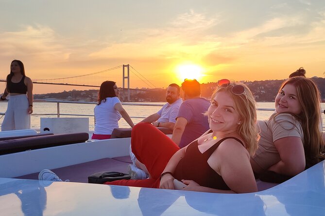 Guided Bosphorus Sunset Cruise on Luxurious Yacht - Small Group Cruise - Asian-side palaces: Beylerbeyi and Küçüksu