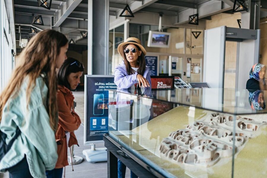 Istanbul: 2-Day Cappadocia Trip with Flights and Cave Hotel - Avanos pottery and the shopping-stop question