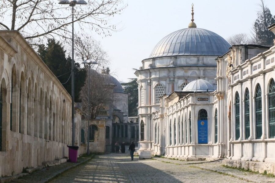 Istanbul: Asian Side Uskudar & Kadiköy Tour with Lunch - Is $591 a fair price?