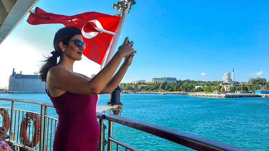 Istanbul: Asian Side Walking Tour with Ferry Ride - Antique Street, Bars, and the Umbrella Lane