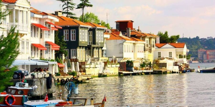 Istanbul: Best of One Day Two Continents Tour, Europe&Asia - Lunch is practical, not a reason to book