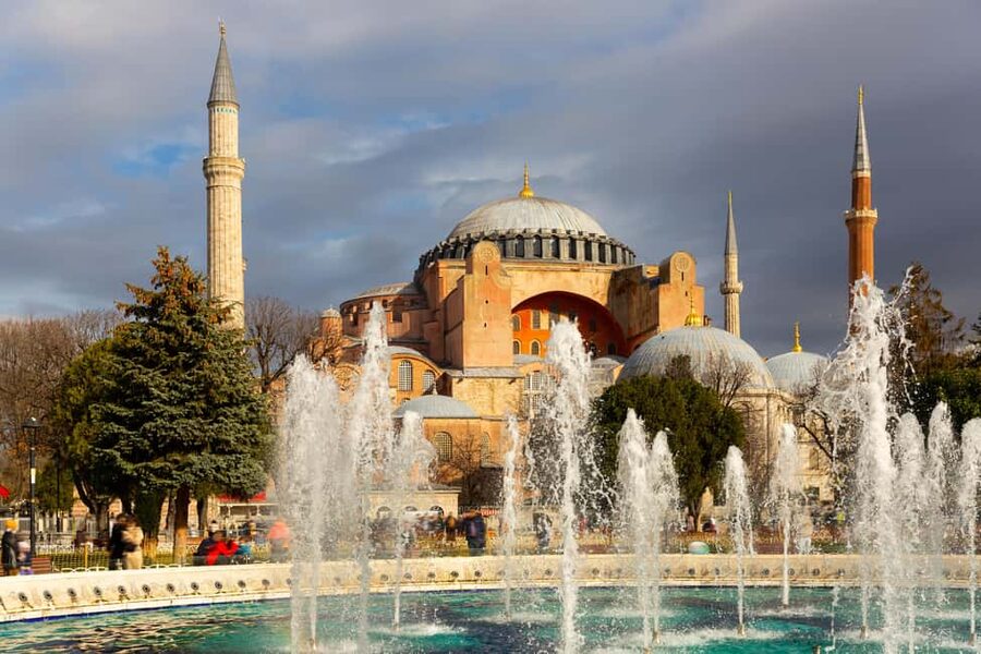 Istanbul: Blue Mosque and Hagia Sophia Tour w/Entry Tickets - Walking, clothing, weather, and access
