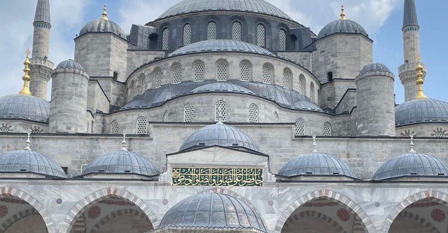 Istanbul: Blue Mosque Guided Tour - Inside the Blue Mosque after its renovation