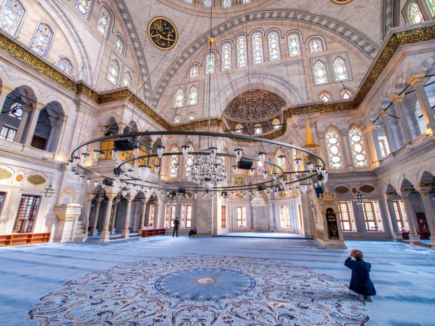 Istanbul: Blue Mosque Guided Tour - What the $19 price really buys you