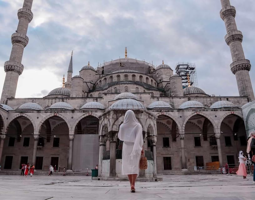 Istanbul: Blue Mosque, Hagia Sophia, & Basilica Cistern Tour - Meeting in Sultanahmet and finding the group