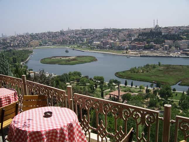 Istanbul: Bosphorus Cruise and Golden Horn Bus Tour - Rumeli Fortress from the water