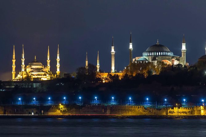 Istanbul Bosphorus Dinner Cruise and Turkish Night Show with DJ - Turkish dancing, belly dancing, and the DJ finale