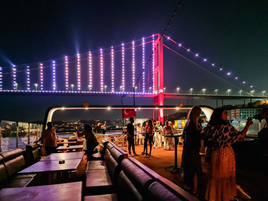 Istanbul: Bosphorus Dinner Cruise w/ Drinks & Entertainment - Finding the AMOR yacht and getting aboard
