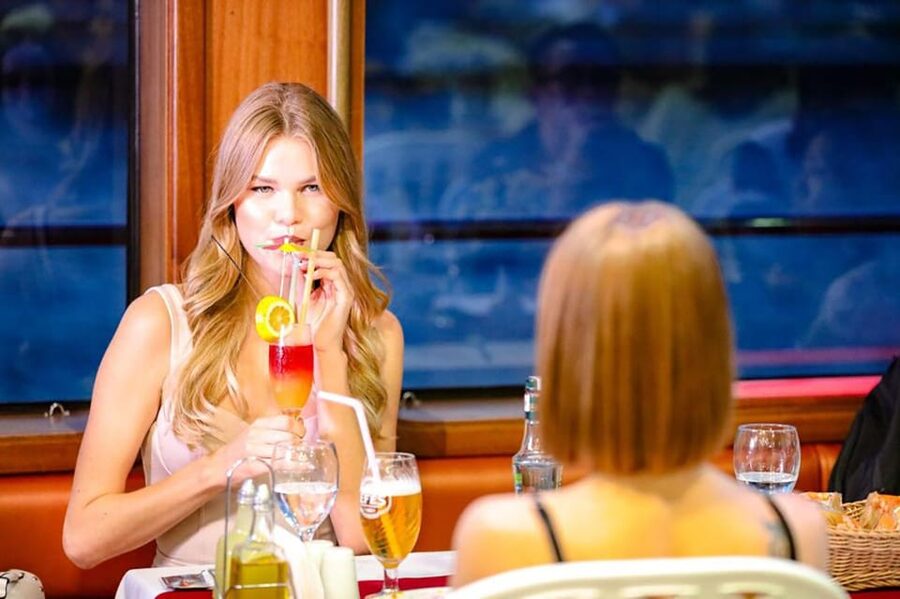 Istanbul: Bosphorus Night Dinner Cruise with Private Table - Private tables, service, and comfort