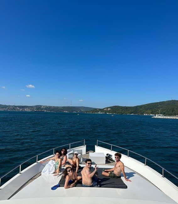 Istanbul: Bosphorus Private Guided Yacht Cruise with Snacks - Bridges, Bebek, and the European shore