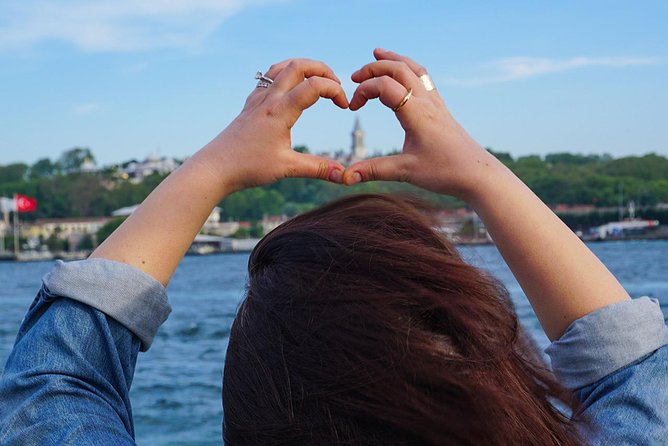 Istanbul Bosphorus Sightseeing Cruise - Crossing between Europe and Asia