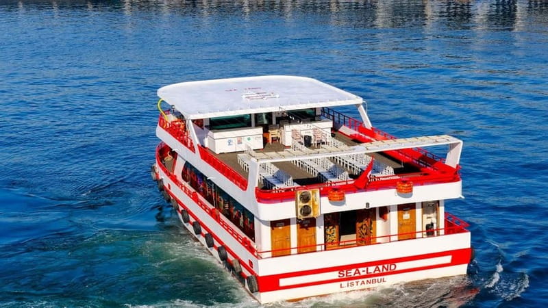 Istanbul: Bosphorus Sightseeing Cruise Tour with Audio Guide - Choosing the best departure time