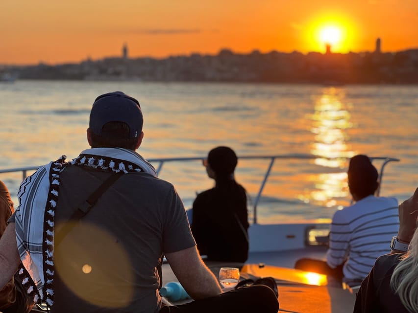 Istanbul: Bosphorus Sunset Cruise on a Luxury Yacht - Why the Bosphorus looks best at sunset