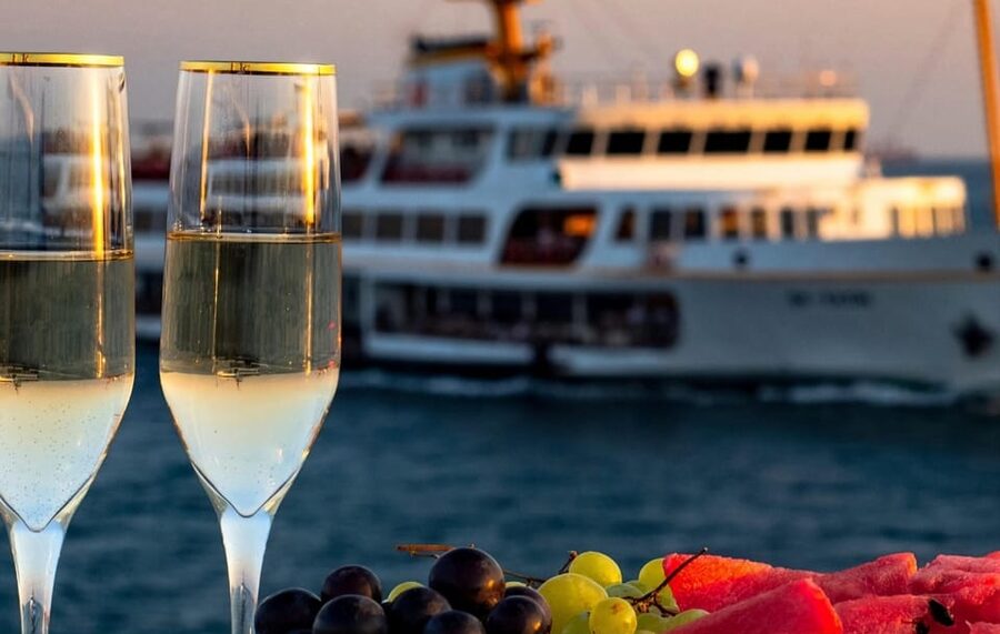 Istanbul: Bosphorus Sunset Cruise with Drinks & Snack - Key points to know before you book