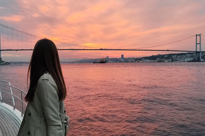 Istanbul Bosphorus Sunset Cruise with Wine on a Luxury Yacht - The Asian shore, from Anadolu Fortress to Beylerbeyi