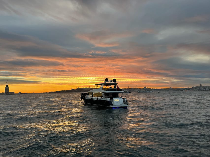 Istanbul: Bosphorus Sunset Yacht Cruise with Live Guide - Golden Horn, Galata Bridge, and Galataport