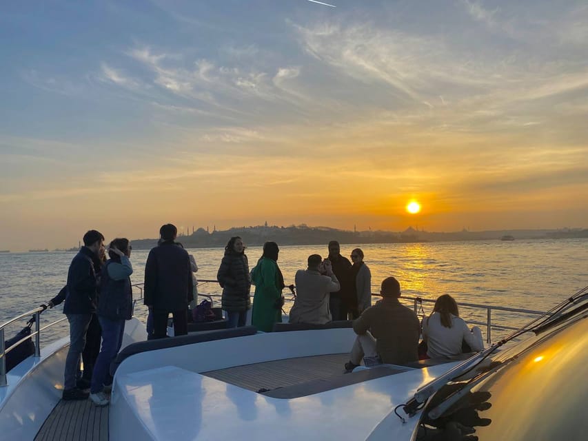 Istanbul: Bosphorus Sunset Yacht Cruise with Live Guide - Dolmabahce Palace and Mosque