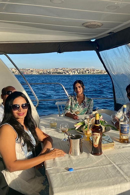 Istanbul: Bosphorus Yacht Cruise at Sunset with Snacks - Meeting the yacht near the harbor