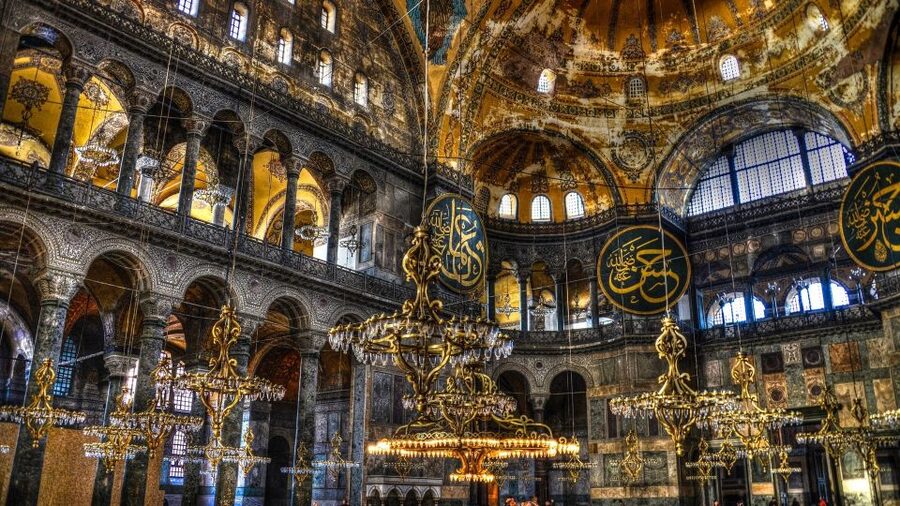 Istanbul: City Highlights Tour w/Hagia Sophia & Blue Mosque - What the guides add to the day
