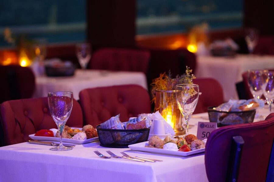 Istanbul: Dinner Cruise and Entertainment with Private Table - What arrives at the private table