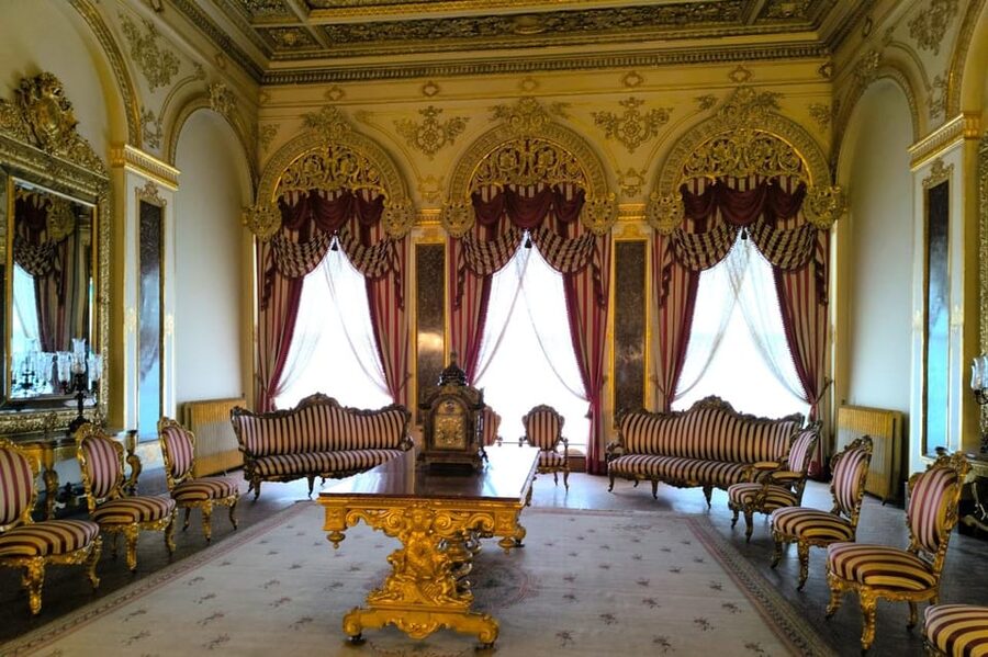 Istanbul: Dolmabahce Palace and Harem Skip-the-Line Ticket - Practical details that improve the visit