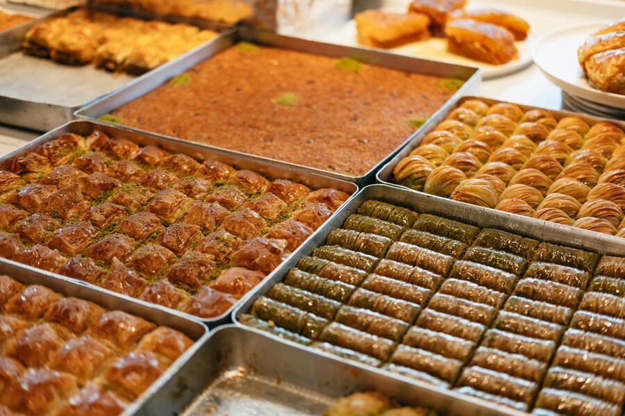 Istanbul: European and Asian Side Guided Foodie Walking Tour - Is $135 a fair price?