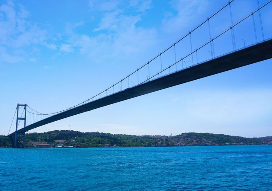 Istanbul: Explore Bosphorous on a Sunset Boat Cruise - The Asian shore: Anadolu Hisarı to Beylerbeyi