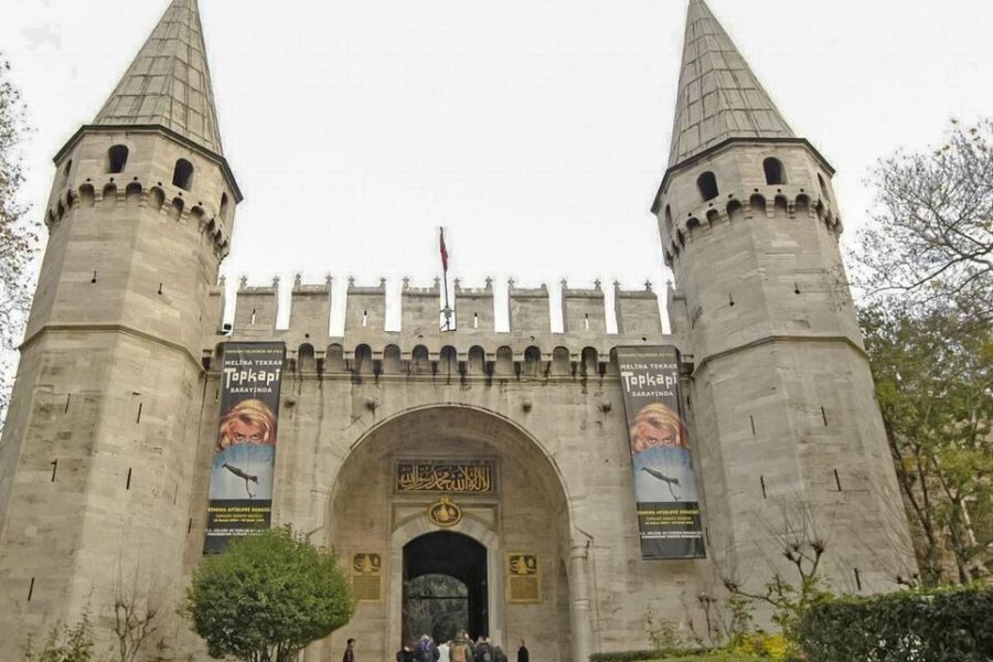 Istanbul: Full-Day Guided Tour - The guide can make or break the day