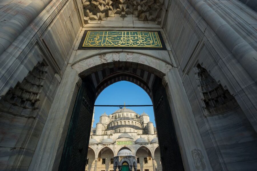 Istanbul: Full-Day Highlights Tour with Guide and Lunch - How the guides shape the experience