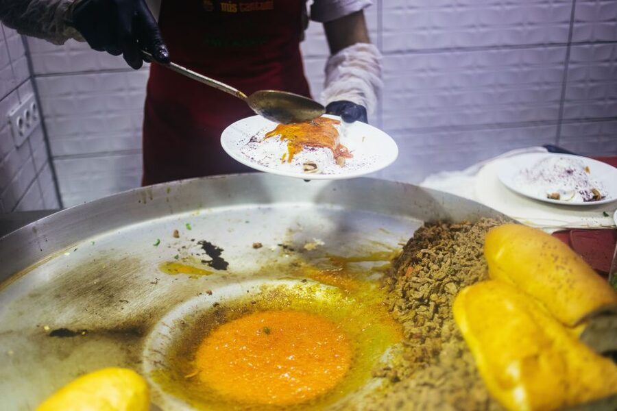 Istanbul: Guided Food and Culture Tour - Tea, coffee, and a café full of backgammon