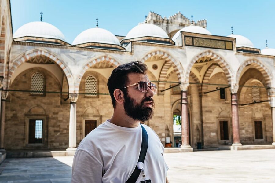 Istanbul: Hagia Sophia, Blue Mosque, Suleymaniye Mosque Tour - Who should book this tour
