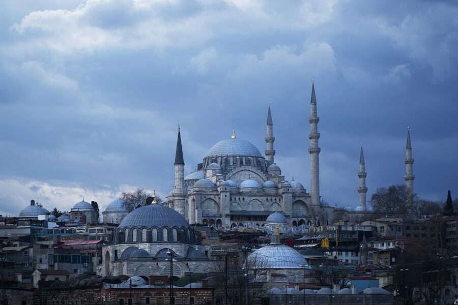 Istanbul: Hagia Sophia, Blue Mosque, Suleymaniye Mosque Tour - The Blue Mosque and Sultan Ahmed’s bold statement