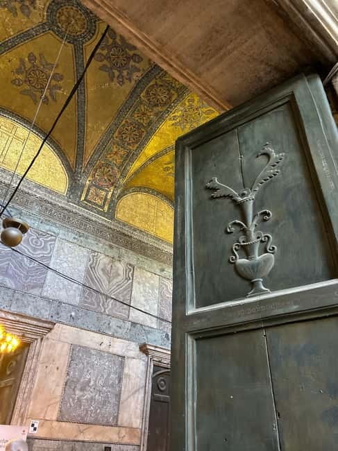Istanbul: Hagia Sophia Ticket with Audio Guide & Blue Mosque - Dress rules and what to pack