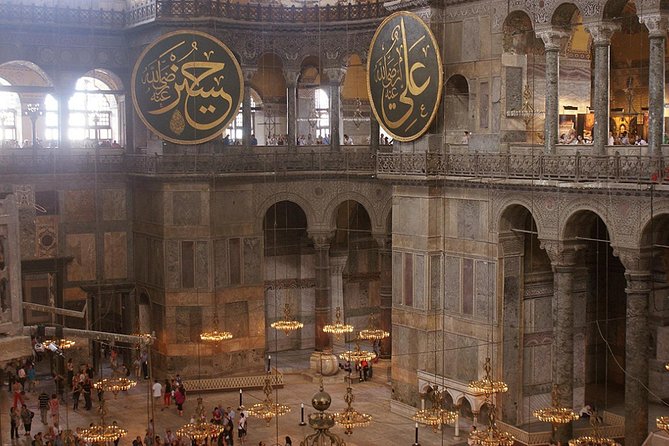 Istanbul Heritage Tour - Incl. Lunch - Lunch with Turkish comfort food