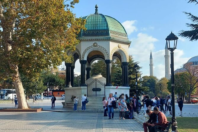 Istanbul Highlights! Blue Mosque, Hagia Sophia, Topkapı and More! - Blue Mosque: beauty with practical rules